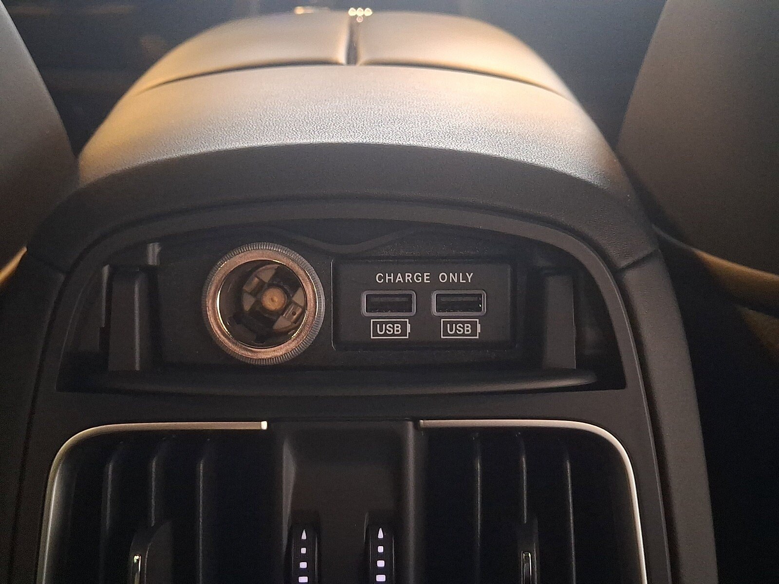 Used 2024 Maserati Levante GT Ultima AWD/4WD image 28