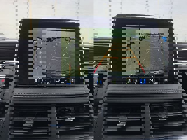 Used 2022 Chevrolet Suburban Z71 w/ Luxury Package AWD/4WD image 24