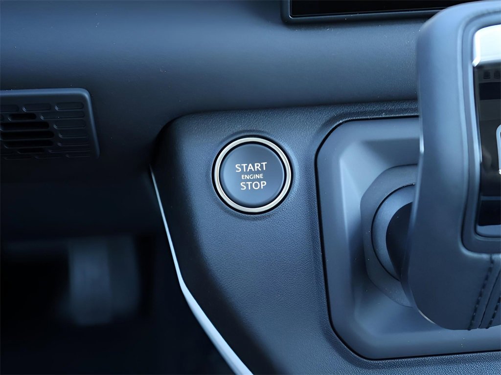 New 2025 Land Rover Defender 110 S image 27