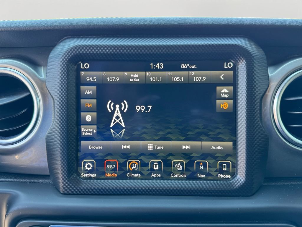 Used 2018 Jeep Wrangler Unlimited Sahara image 18