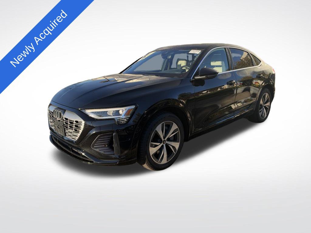Used 2024 Audi Q8 e-tron Premium Plus w/ Premium Plus Package AWD/4WD image 2