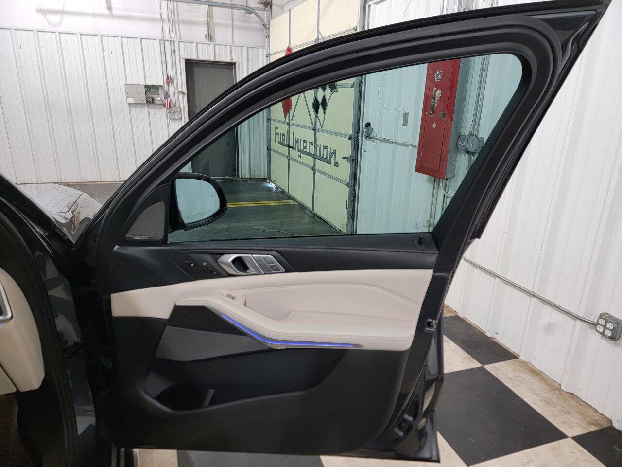 Used 2021 BMW X7 xDrive40i w/ Executive Package AWD/4WD image 30