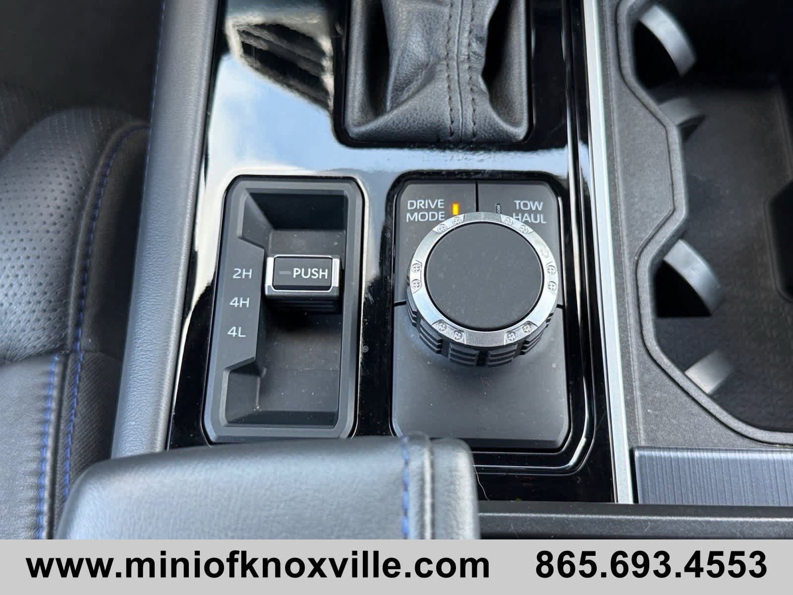 Used 2024 Toyota Sequoia Platinum AWD/4WD image 28