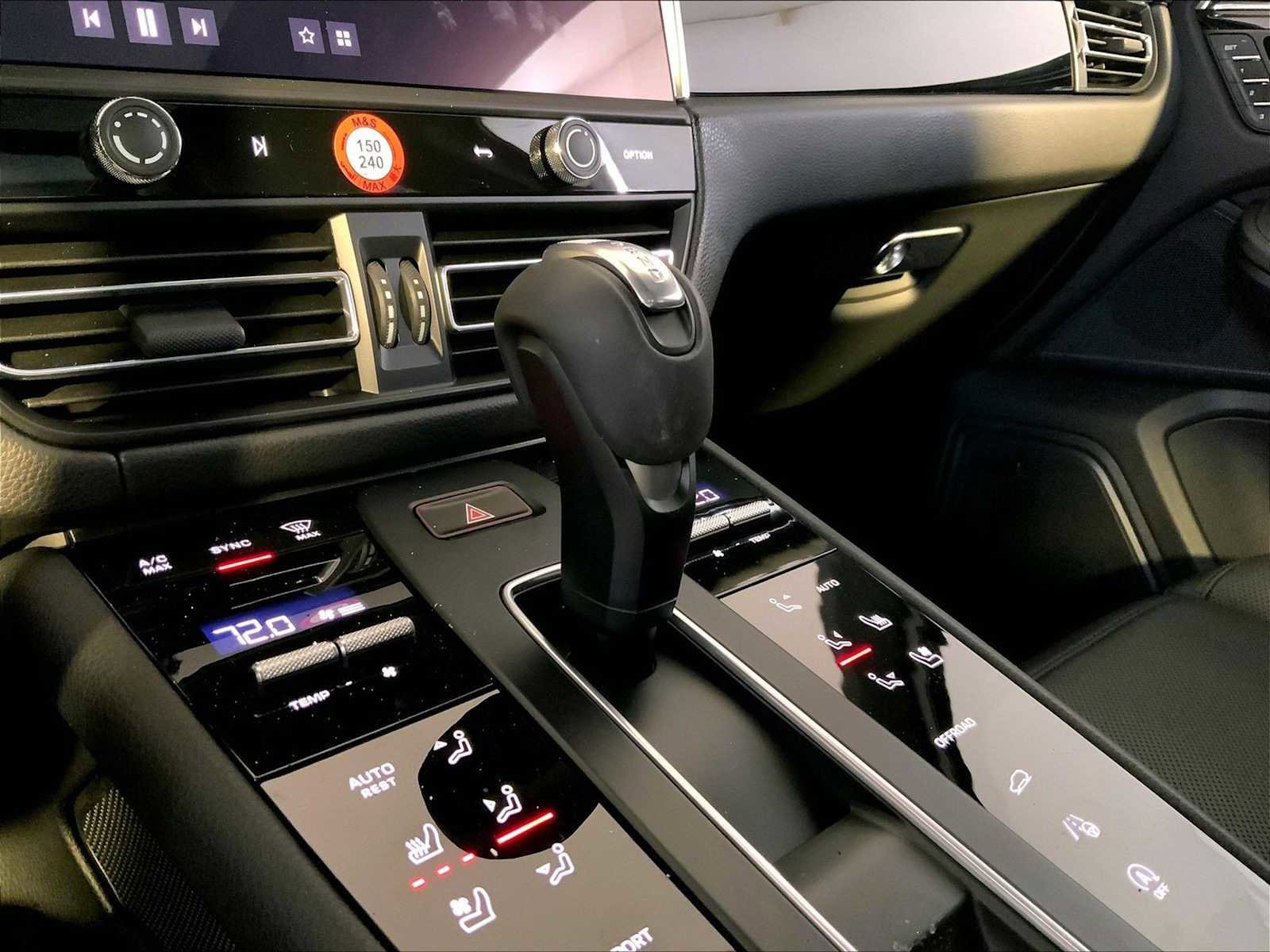 New 2026 Porsche Macan AWD/4WD image 17