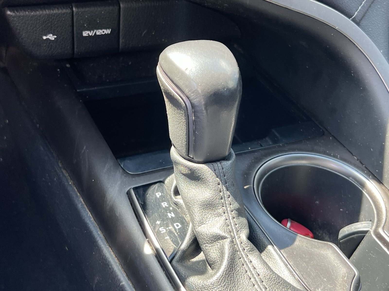 Used 2022 Toyota Camry SE FWD image 17