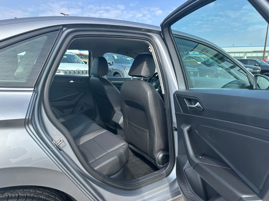 Used 2024 Volkswagen Jetta SE image 12