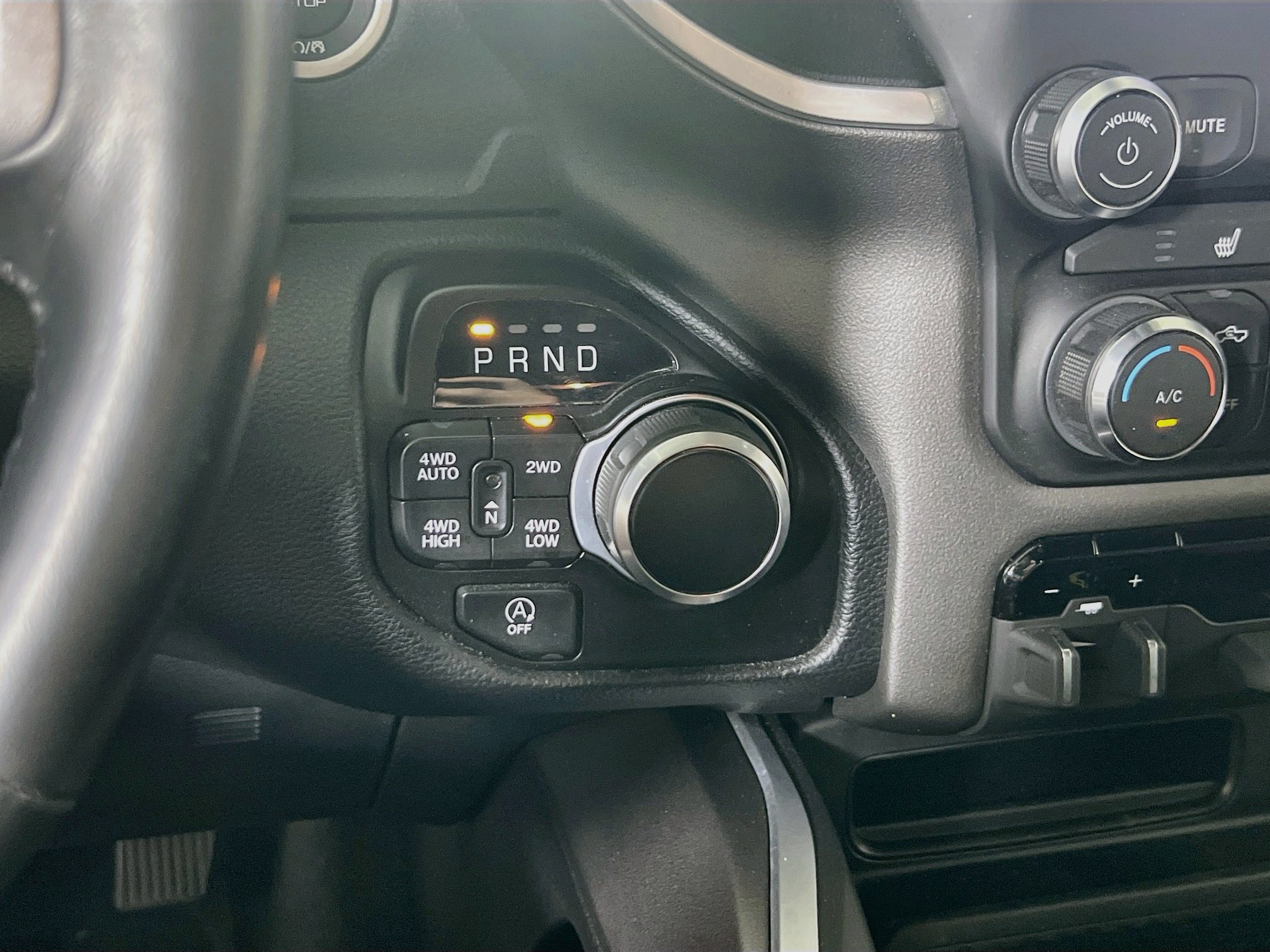 Used 2022 RAM 1500 Big Horn AWD/4WD image 16