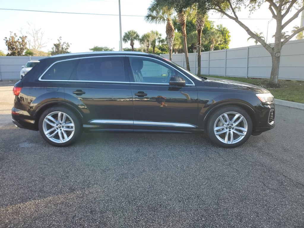 Certified 2025 Audi Q7 2.0T Premium Plus w/ Premium Plus Package AWD/4WD image 4