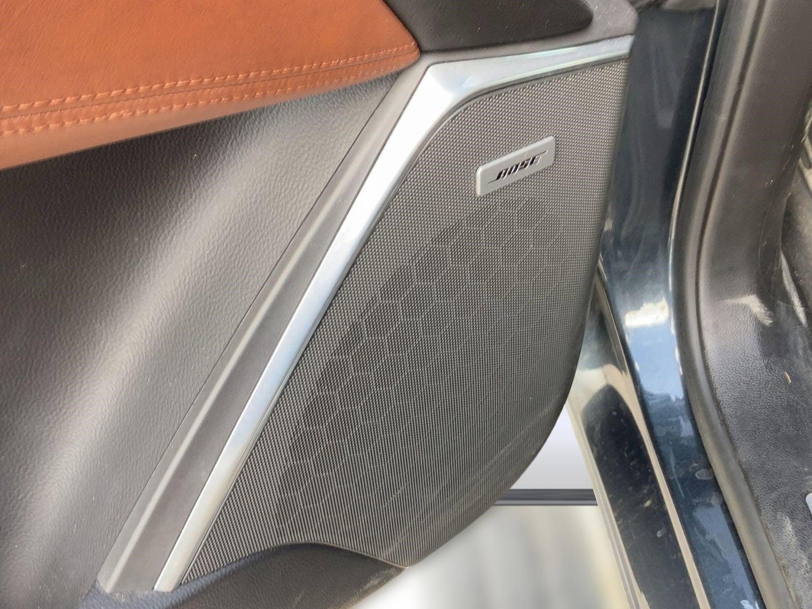 Used 2019 Cadillac Escalade Premium Luxury image 24