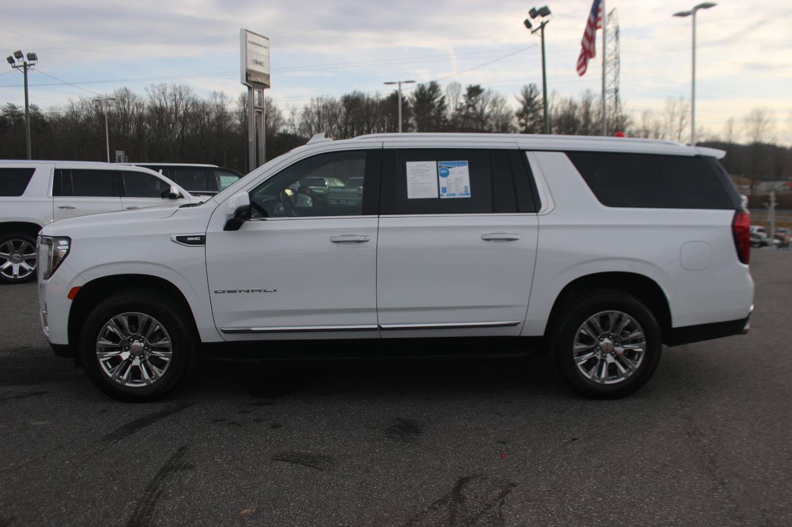 Used 2024 GMC Yukon XL Denali w/ Max Trailering Package image 4