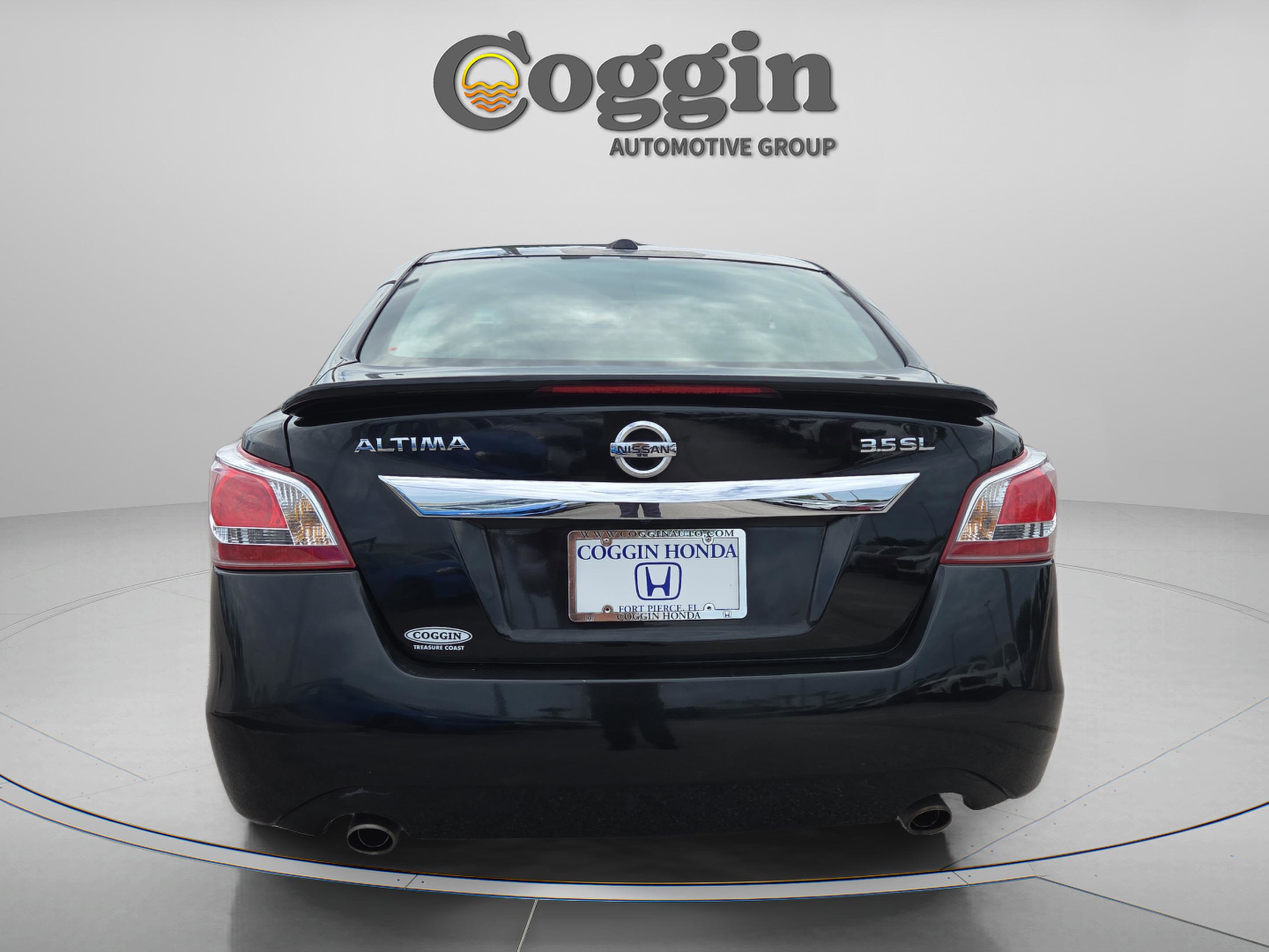 Used 2013 Nissan Altima 3.5 SL w/ Technology Pkg FWD image 4
