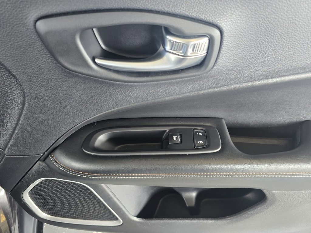 Used 2020 Jeep Compass Sport image 23