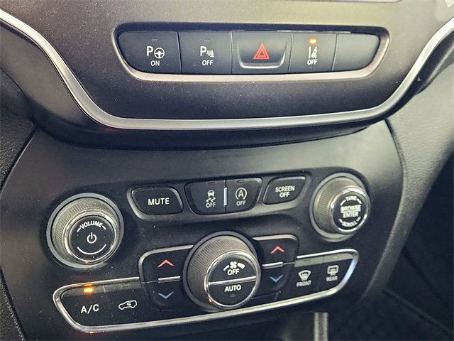 Used 2019 Jeep Cherokee Trailhawk image 20