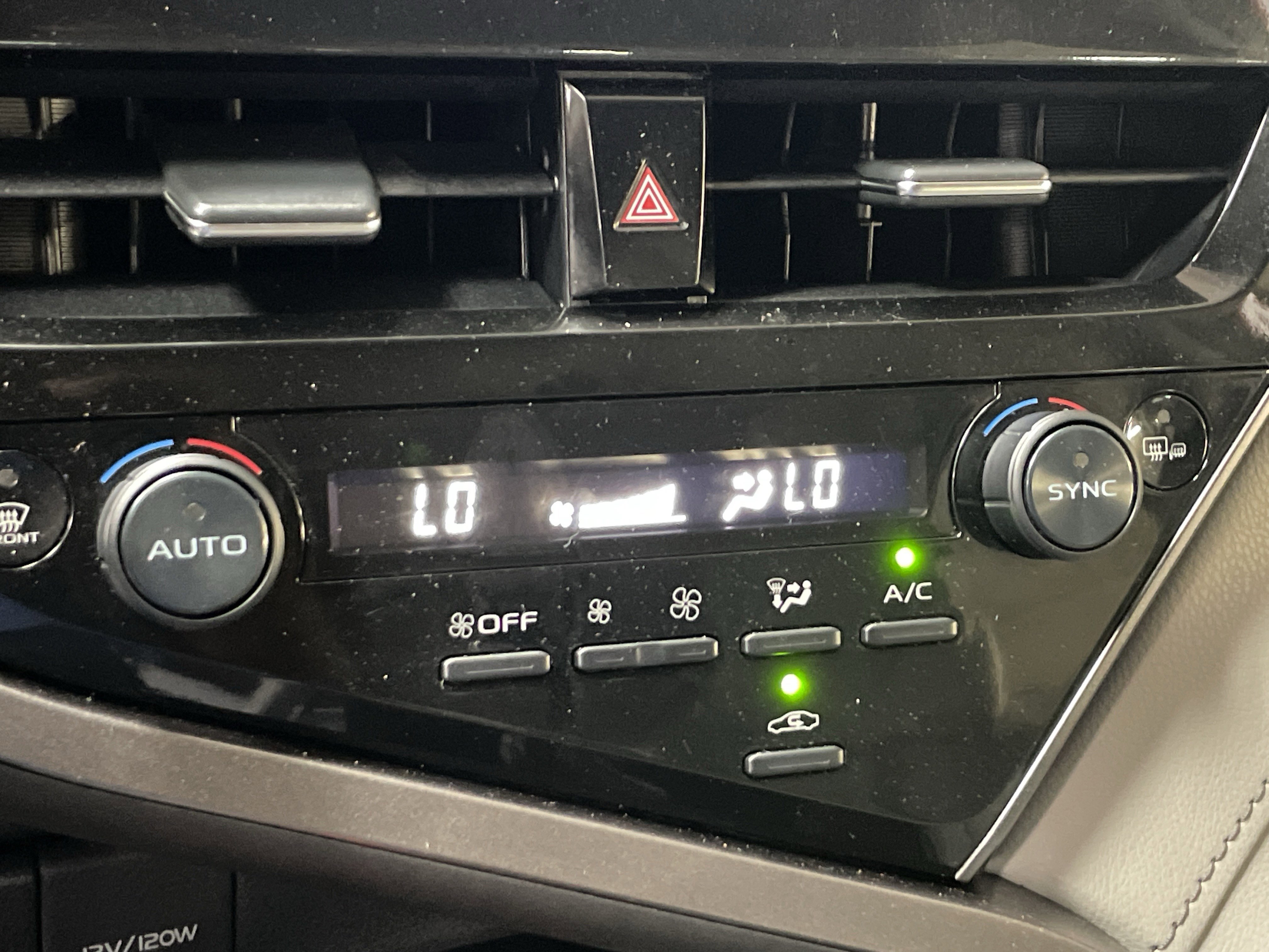 Used 2022 Toyota Camry SE FWD image 24