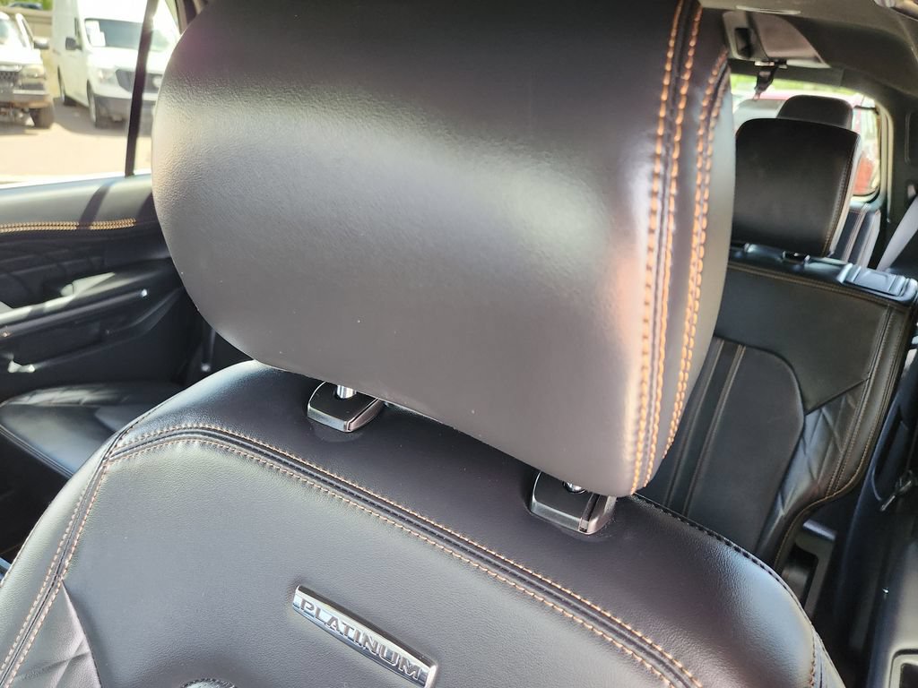 Used 2024 Ford Expedition Platinum AWD/4WD image 6