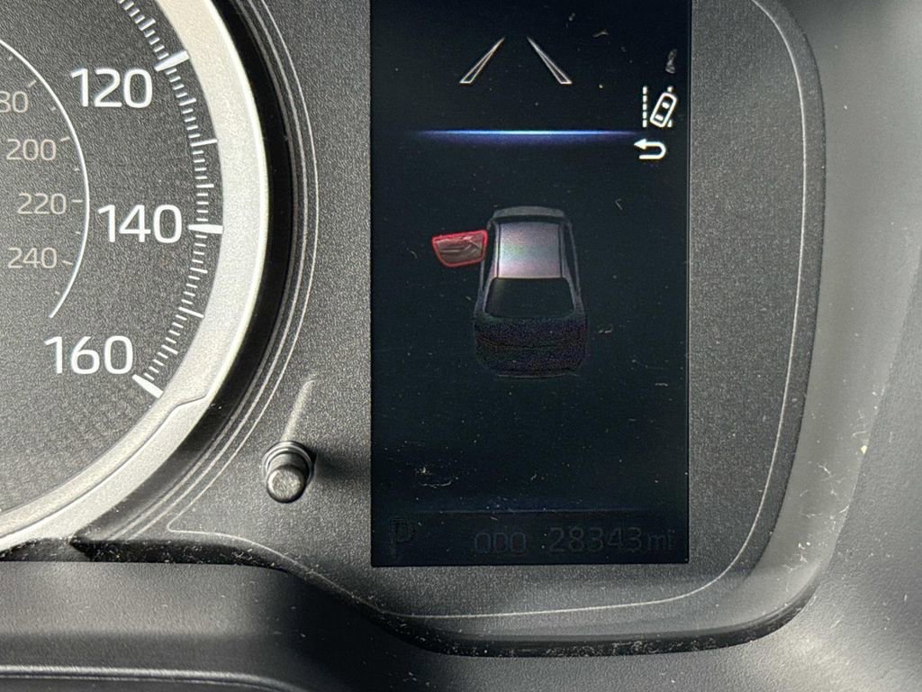 Used 2021 Toyota Corolla LE image 36