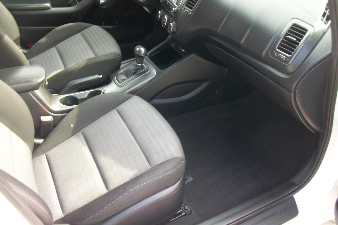 Used 2016 Kia Forte EX image 7