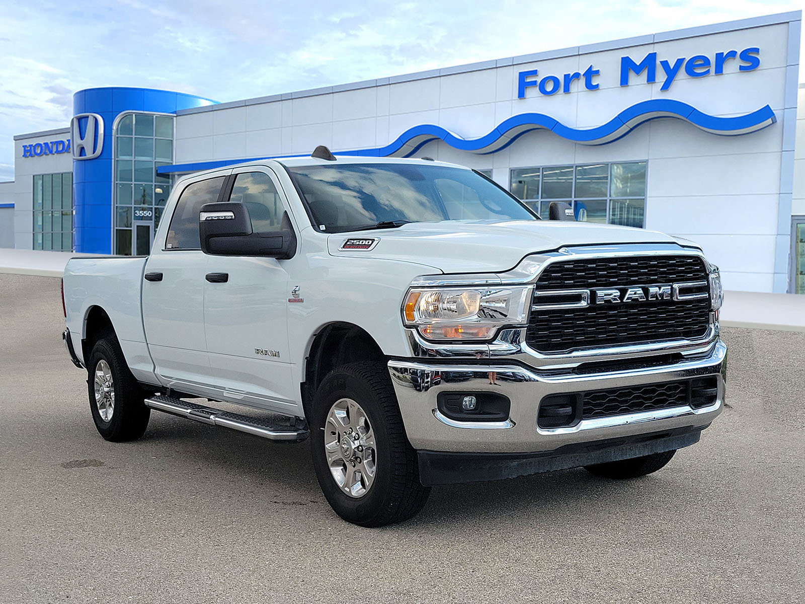 Used 2024 RAM 2500 Big Horn image 1