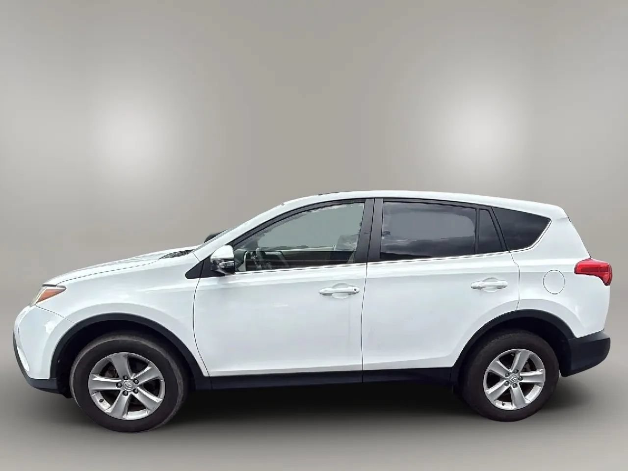 Used 2013 Toyota RAV4 XLE AWD/4WD image 2