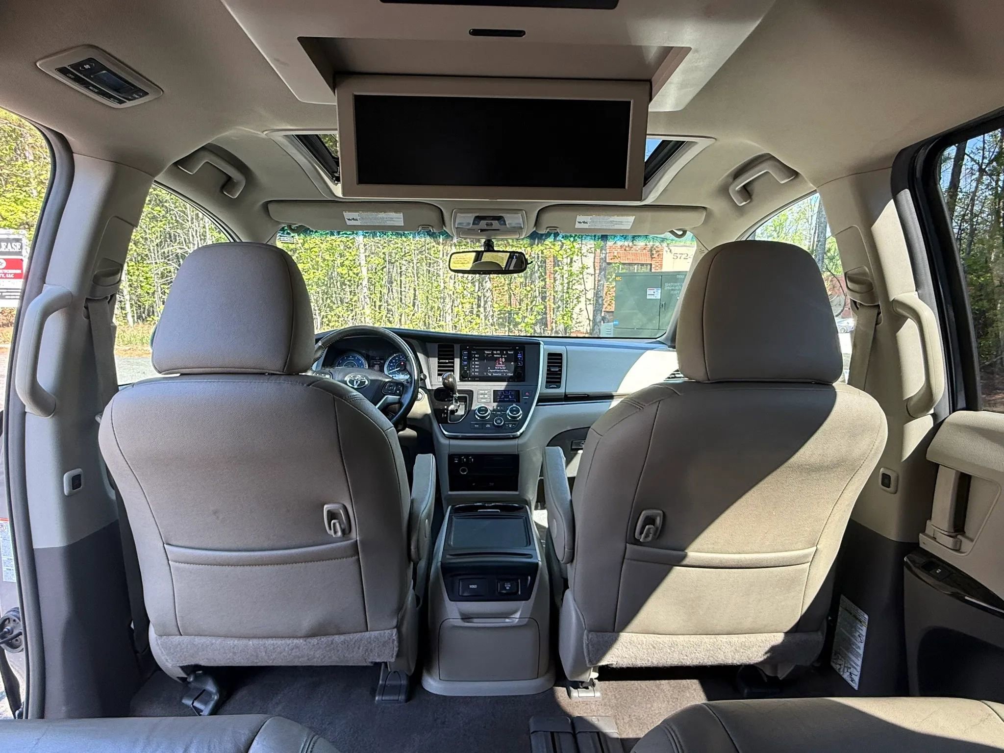Used 2016 Toyota Sienna XLE Premium FWD image 16