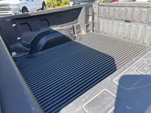 Used 2025 GMC Sierra 1500 SLT image 16