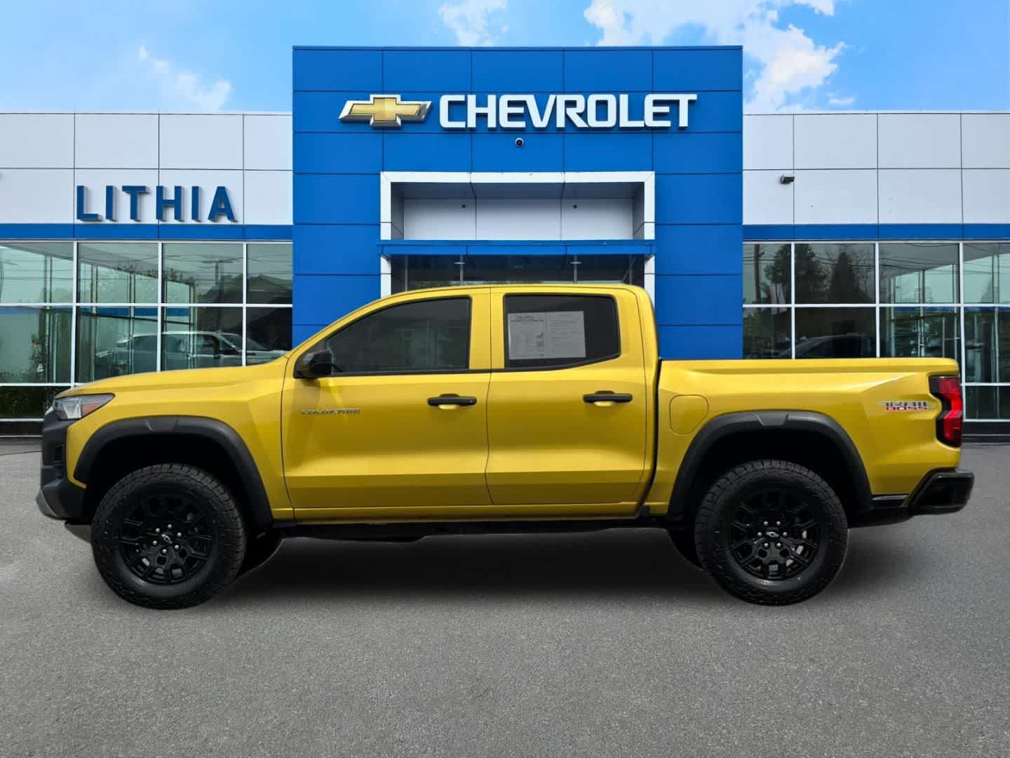 Used 2023 Chevrolet Colorado Trail Boss w/ LPO, Skid Plate Package AWD/4WD image 5