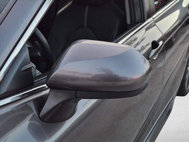Used 2019 Toyota Camry SE w/ Carpet Mat Package FWD image 11
