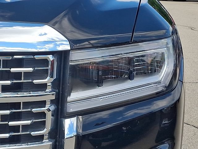 Used 2023 GMC Acadia Denali w/ Black Diamond Edition AWD/4WD image 9