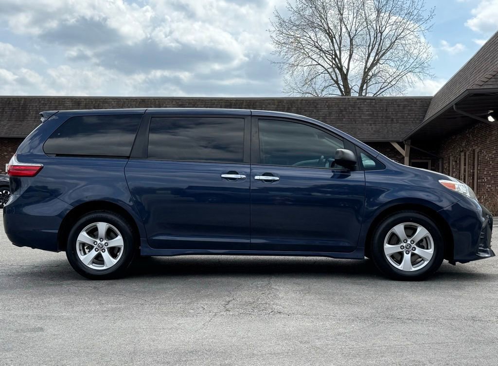 Used 2020 Toyota Sienna L FWD image 6