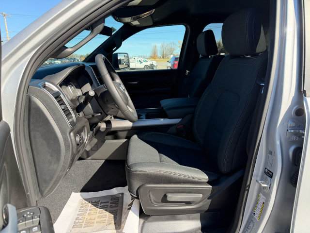 New 2026 RAM 1500 Express AWD/4WD image 9