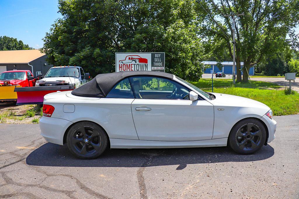 Used 2012 BMW 128i Convertible RWD image 2