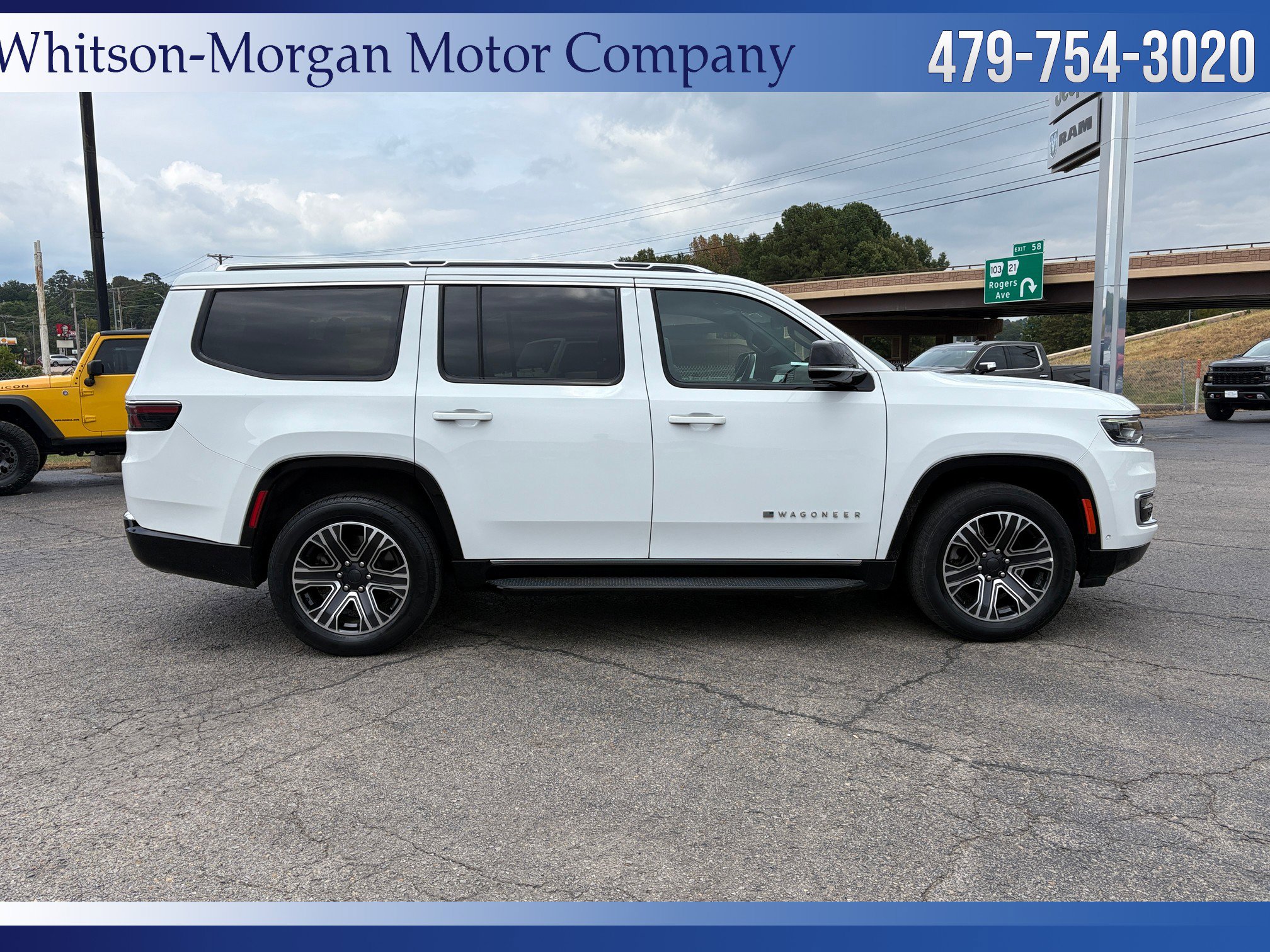 Used 2024 Jeep Wagoneer Series II w/ Flexible Seating Group image 4