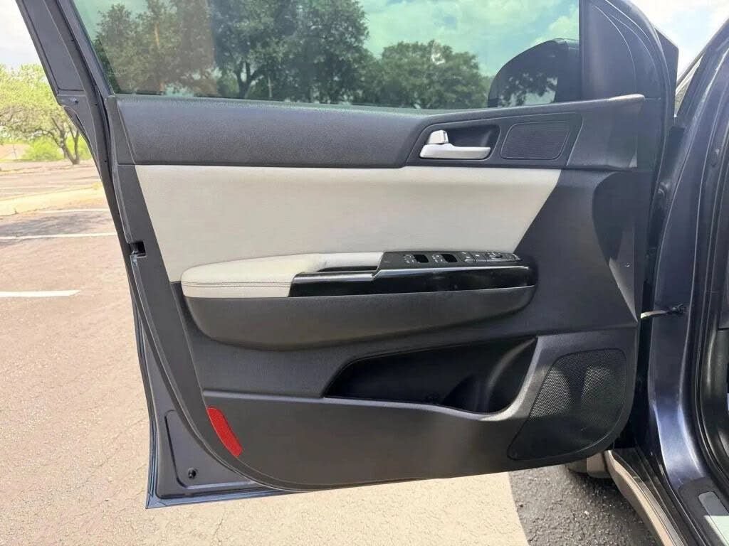 Used 2019 Kia Sportage EX w/ EX Sport Appearance Package FWD image 11