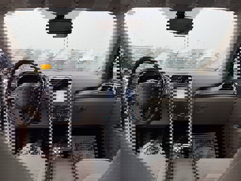 Used 2019 Ford Fusion SE image 19