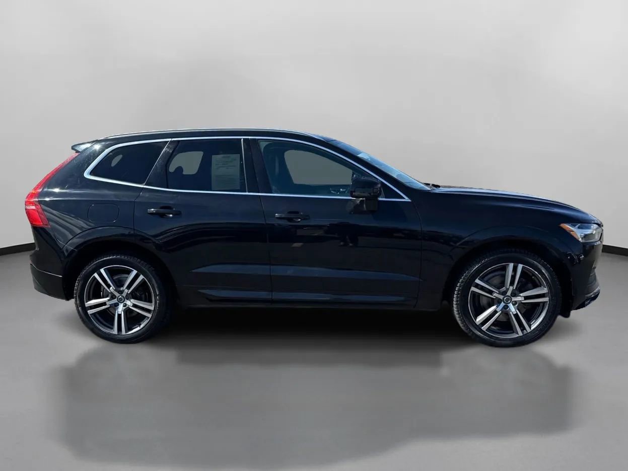 Used 2021 Volvo XC60 T6 Momentum AWD/4WD image 4