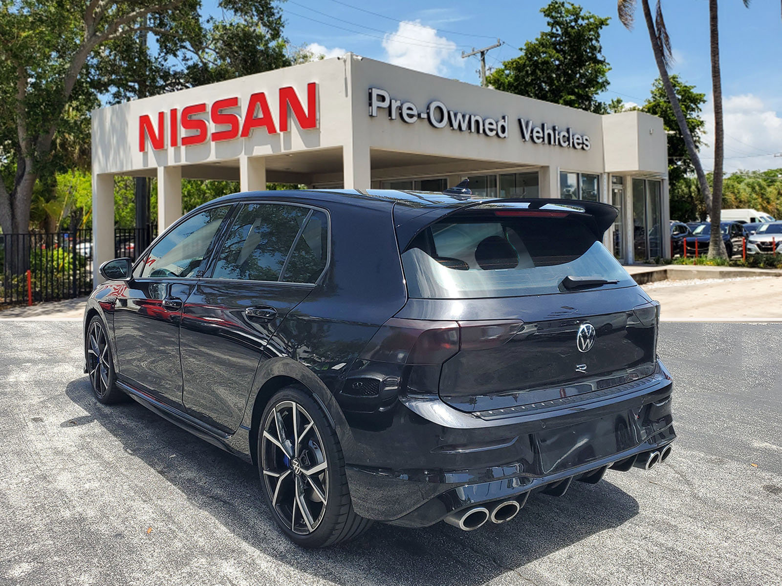 Used 2023 Volkswagen Golf R image 6