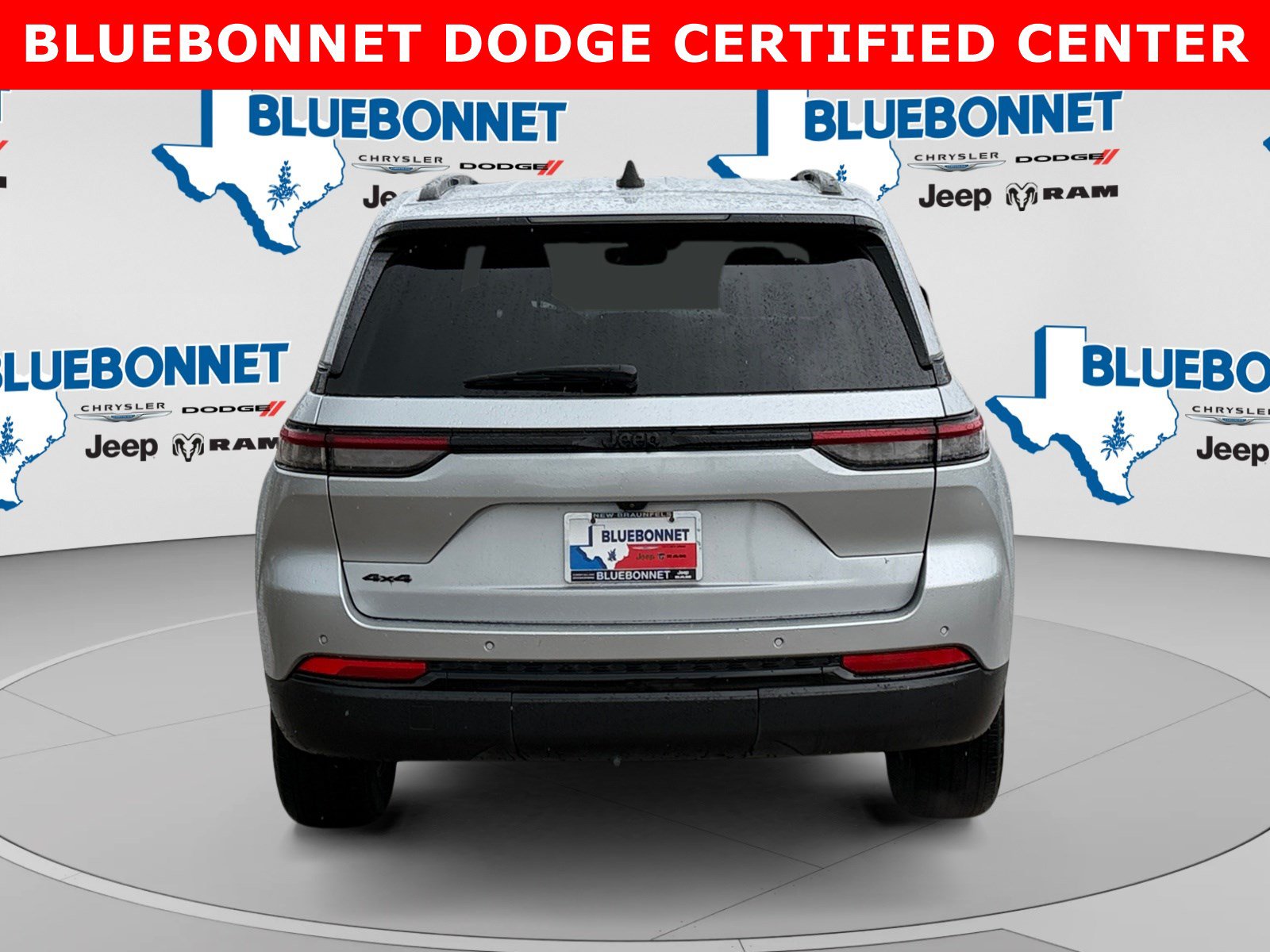 Used 2024 Jeep Grand Cherokee Altitude AWD/4WD image 6