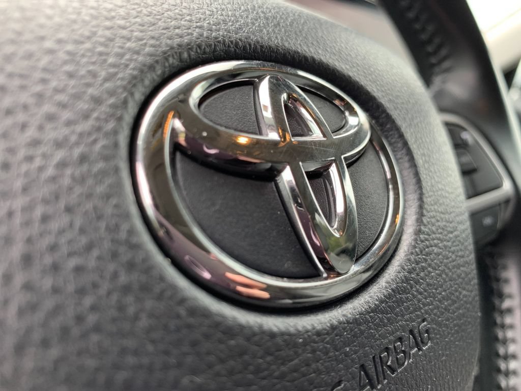 Used 2023 Toyota Highlander XLE FWD image 35