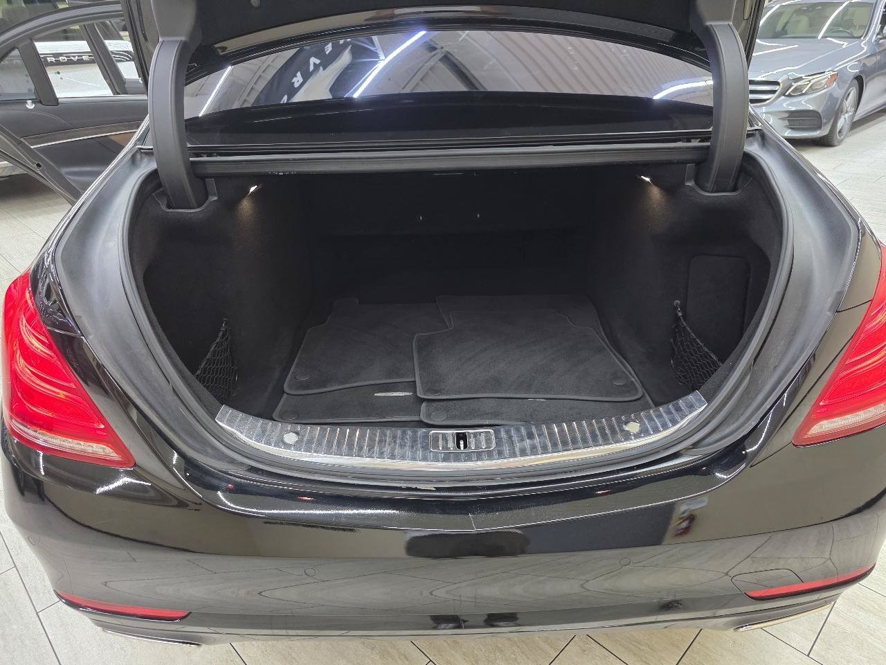 Used 2017 Mercedes-Benz S 550 Sedan image 13