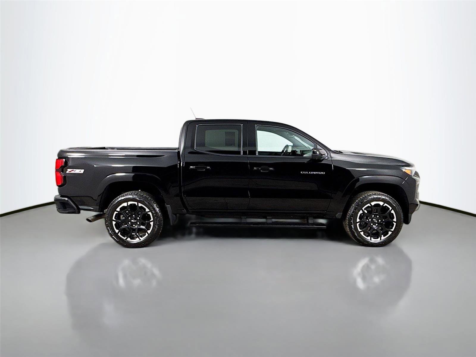 Used 2026 Chevrolet Colorado Z71 w/ Technology Package AWD/4WD image 10