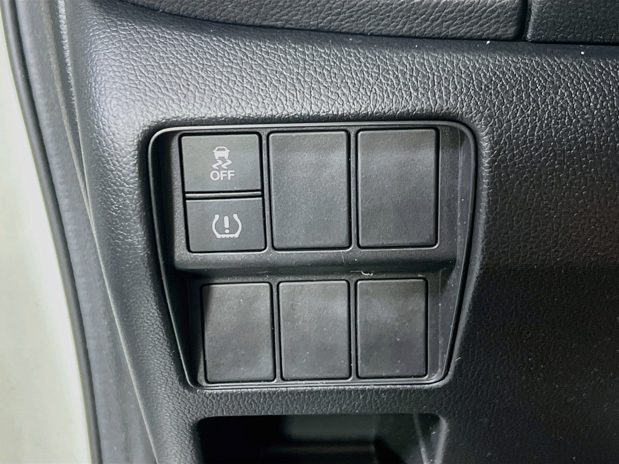 Used 2017 Honda CR-V LX image 10