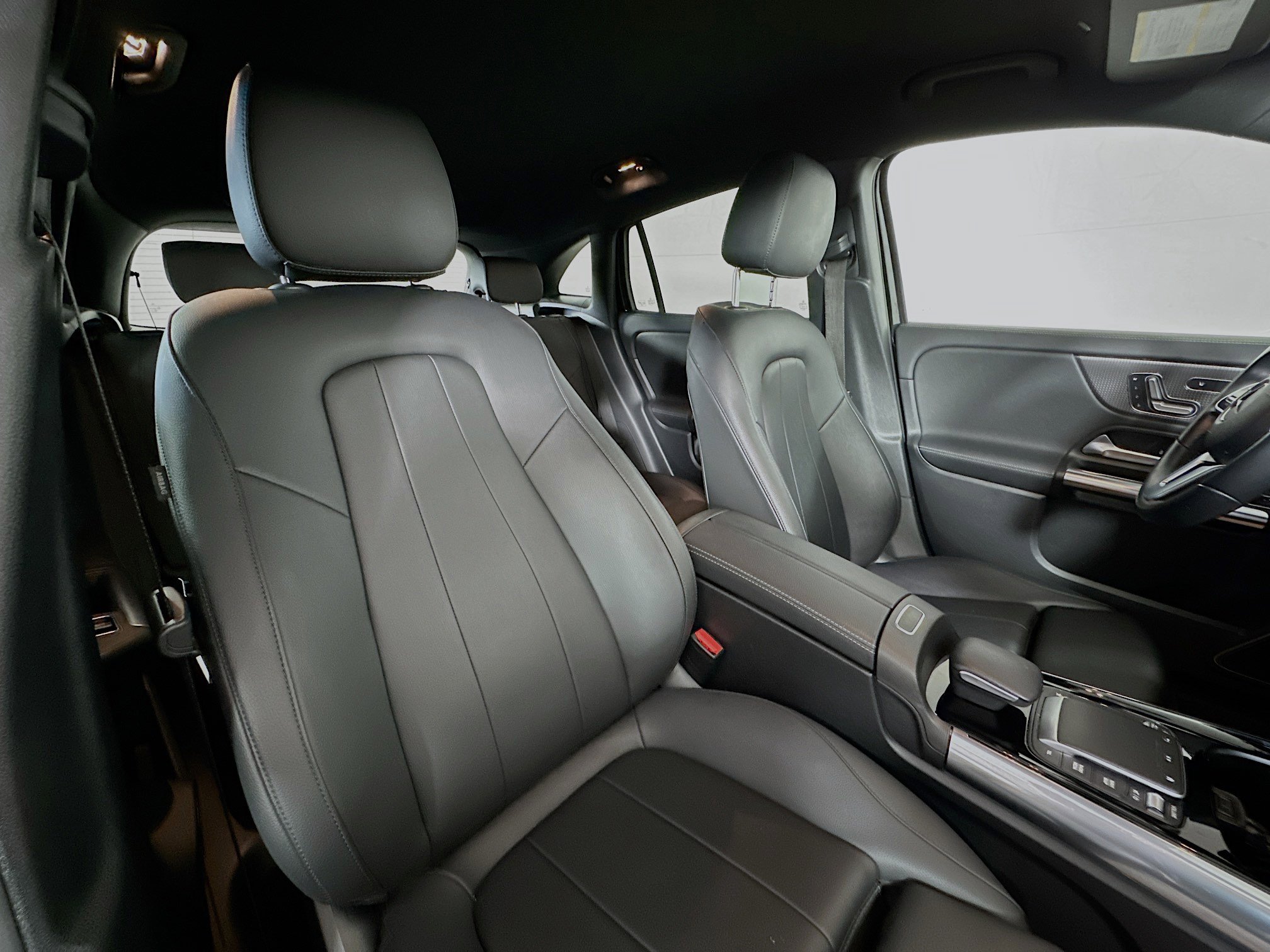 Used 2021 Mercedes-Benz GLA 250 4MATIC image 27