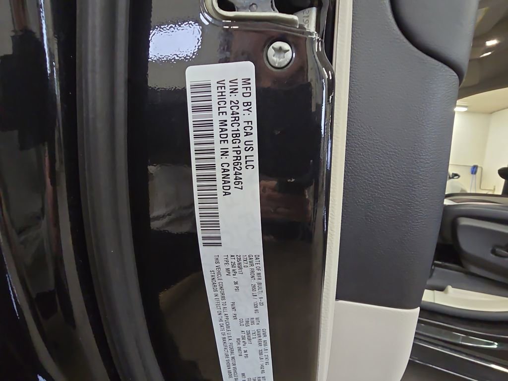 Certified 2023 Chrysler Pacifica Touring-L FWD image 38