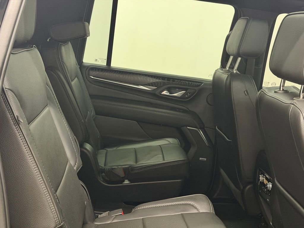Certified 2022 GMC Yukon XL Denali AWD/4WD image 24