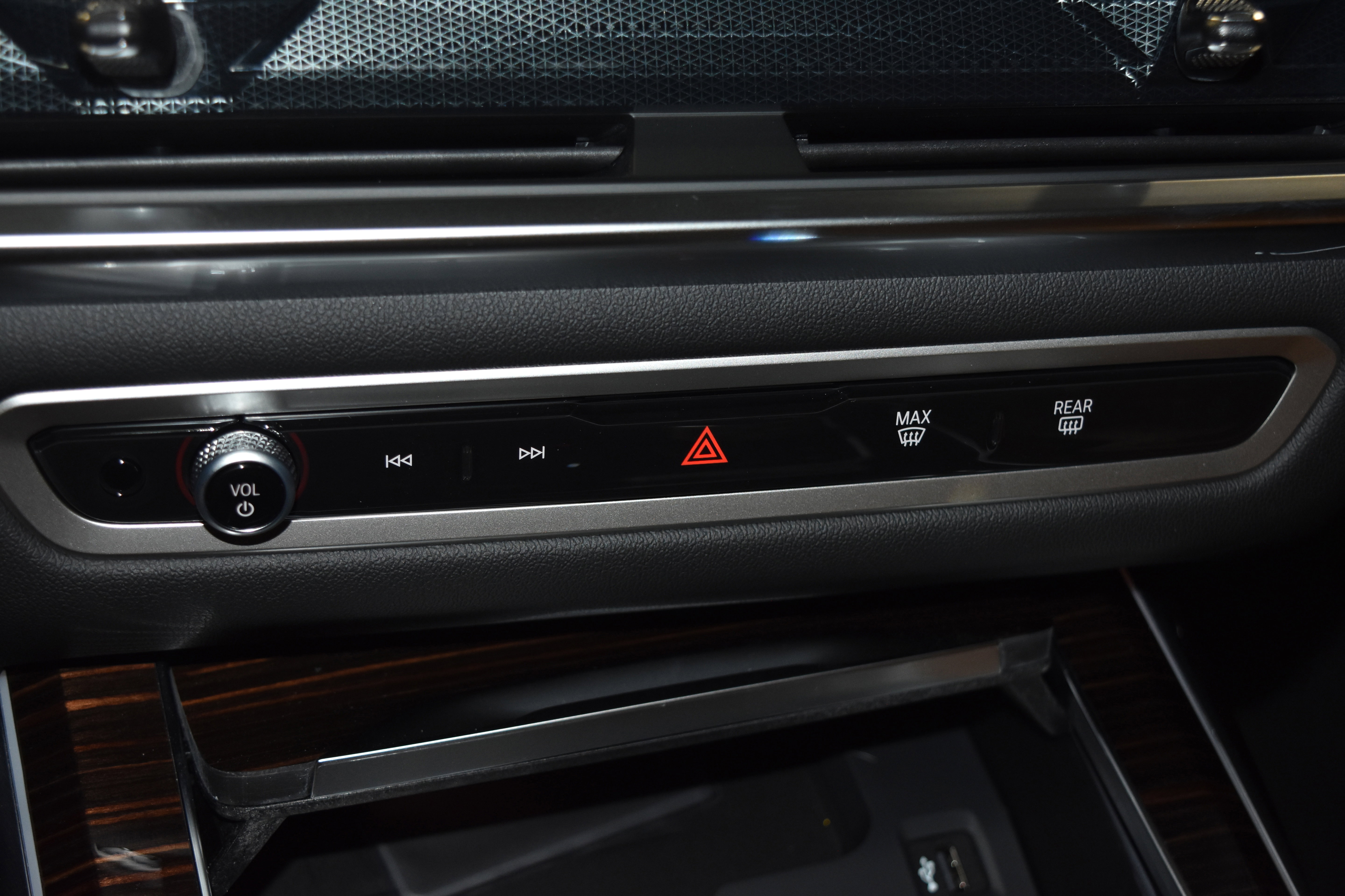 New 2026 BMW X7 xDrive40i w/ Executive Package image 12