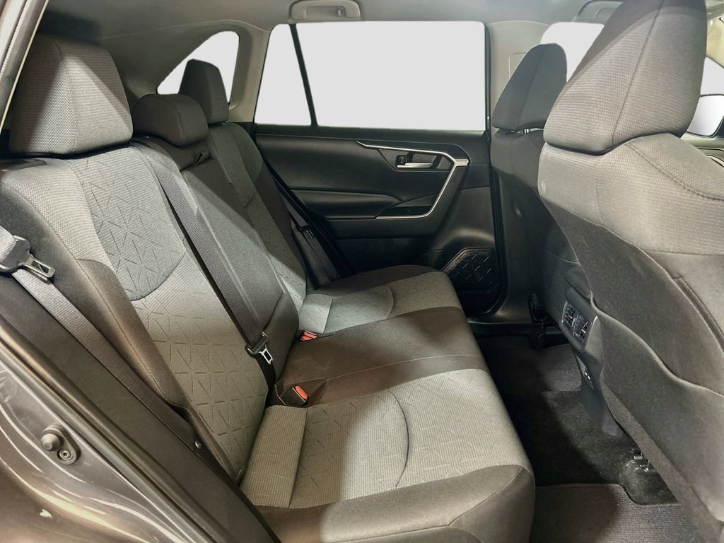 Used 2025 Toyota RAV4 XLE FWD image 24