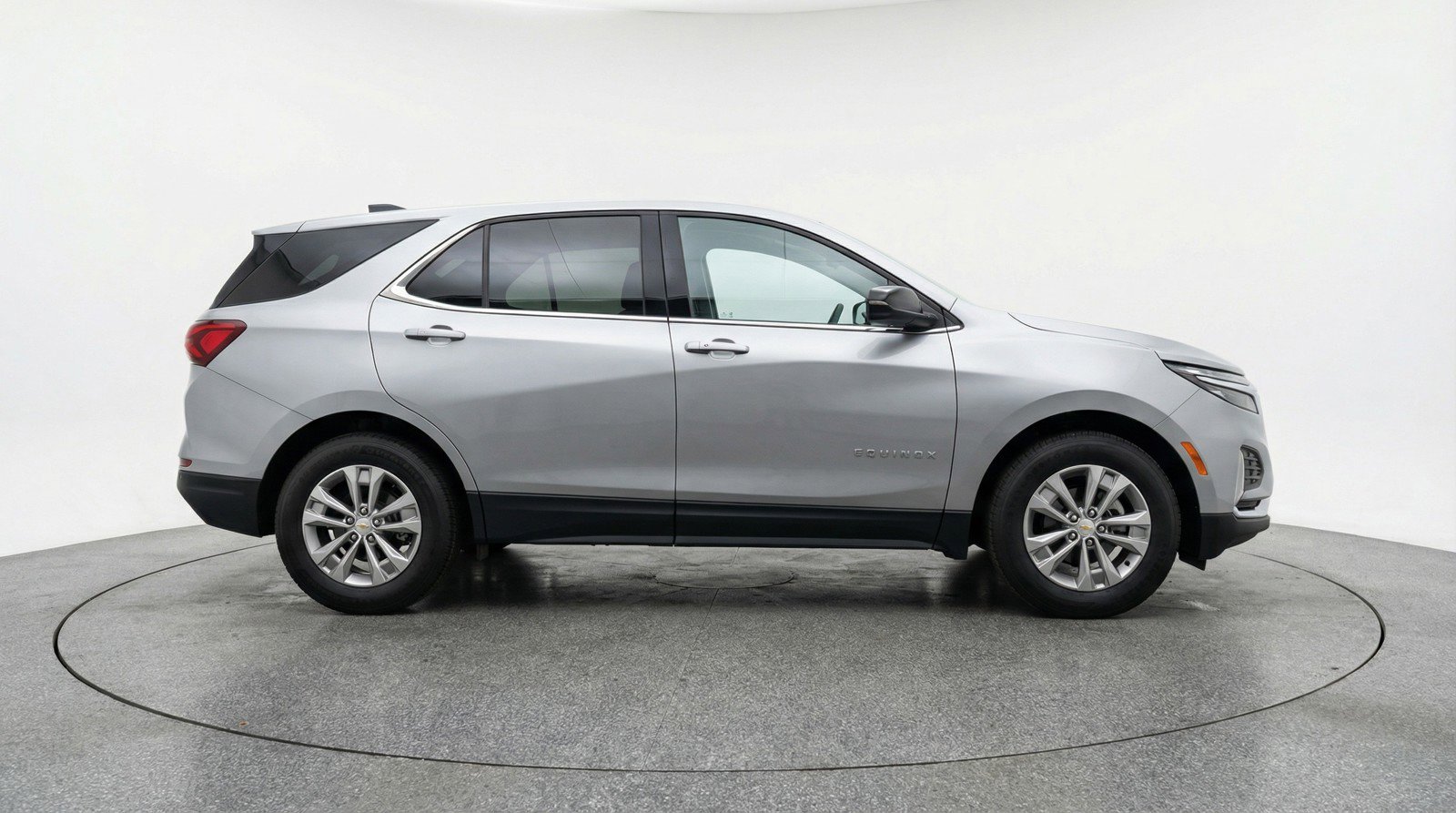 Used 2025 Chevrolet Equinox LT FWD image 11