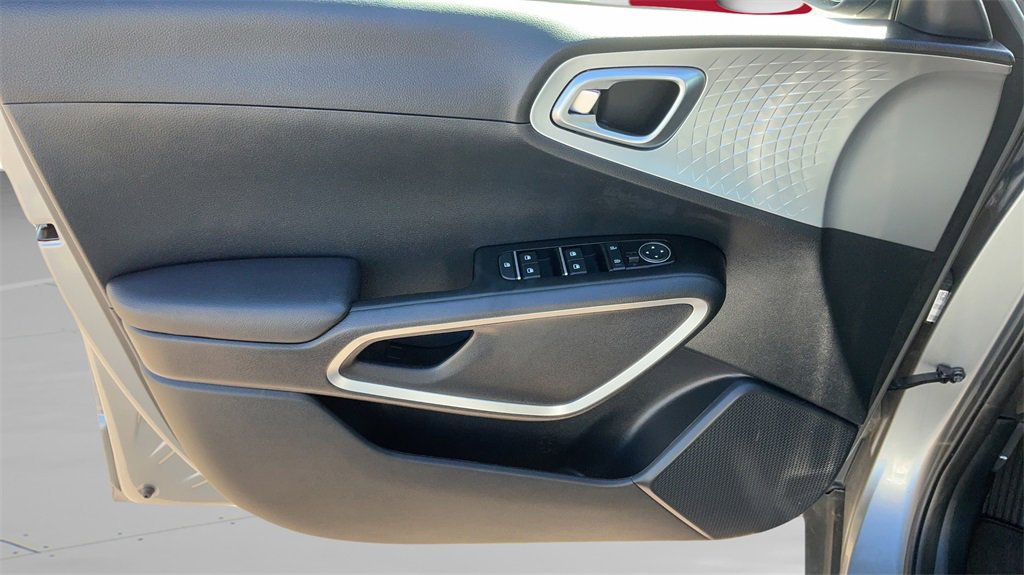 Used 2024 Kia Soul LX w/ Option Group 015 image 15