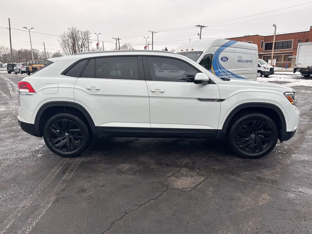 Used 2022 Volkswagen Atlas Cross Sport SE image 8