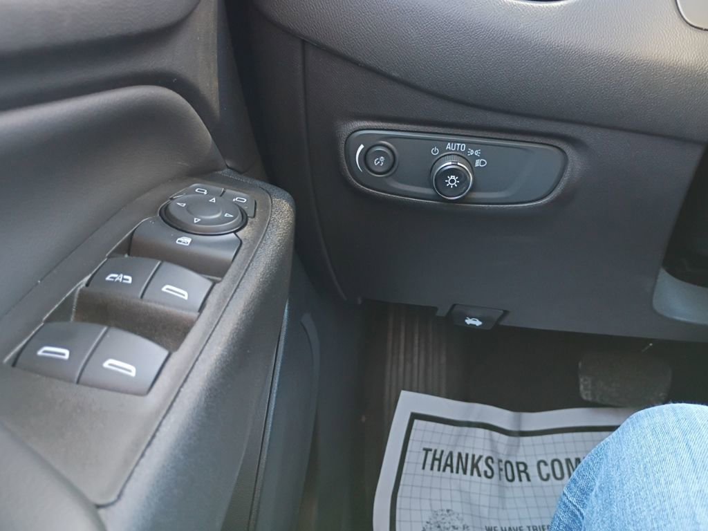 Used 2024 Chevrolet Equinox LT AWD/4WD image 17